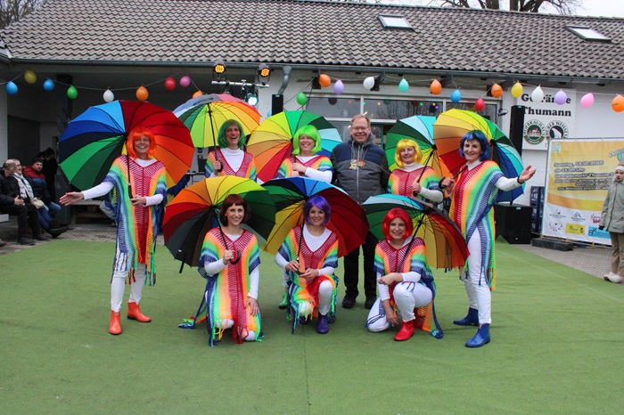 Dellnhauser Showdamen um 1 Vorstand